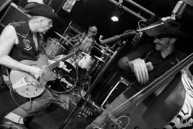 rocker-k-combus201_22_2006-046