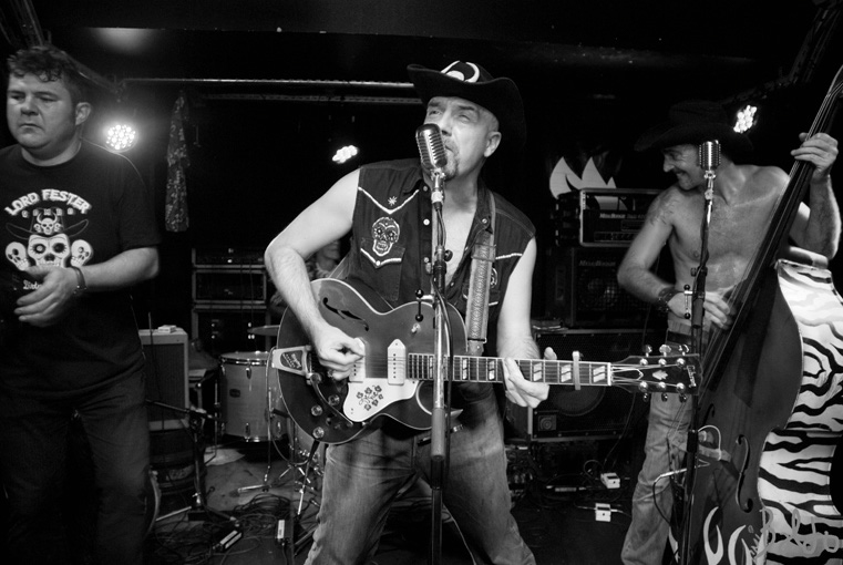 rocker-k-combus201_22_2006-061