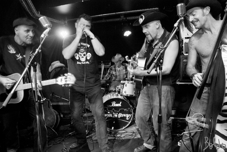 rocker-k-combus201_22_2006-069